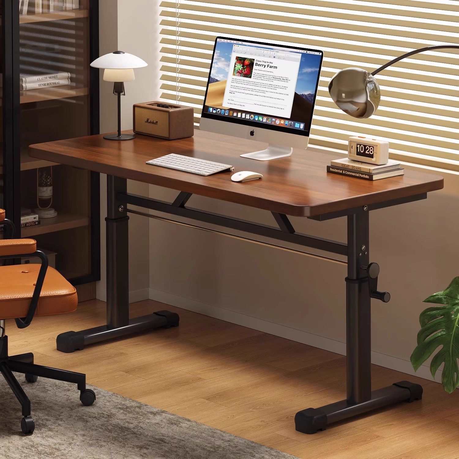 Desk Setup Laptop - Bureau d'ordinateur moderne et simple à