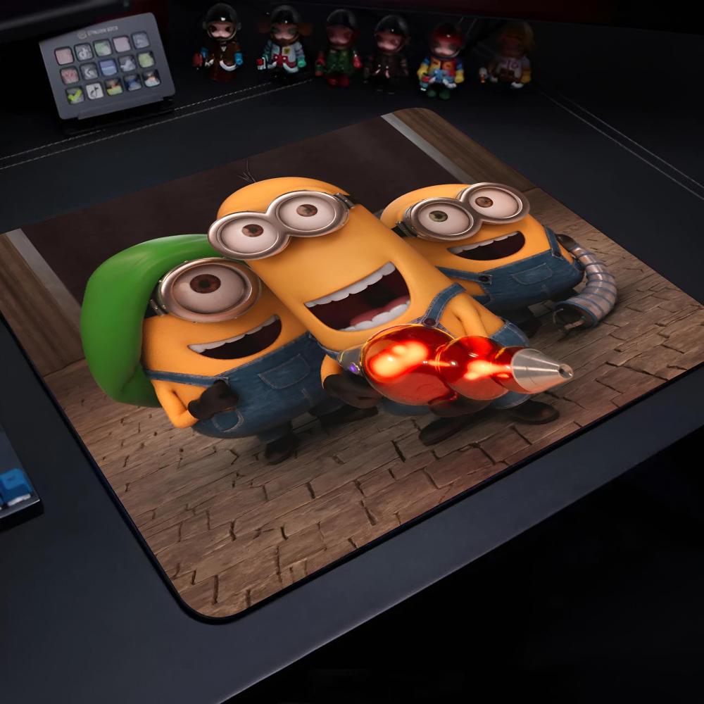 Desk Setup Anime - Tapis de souris M-Minion pour ordinateurs