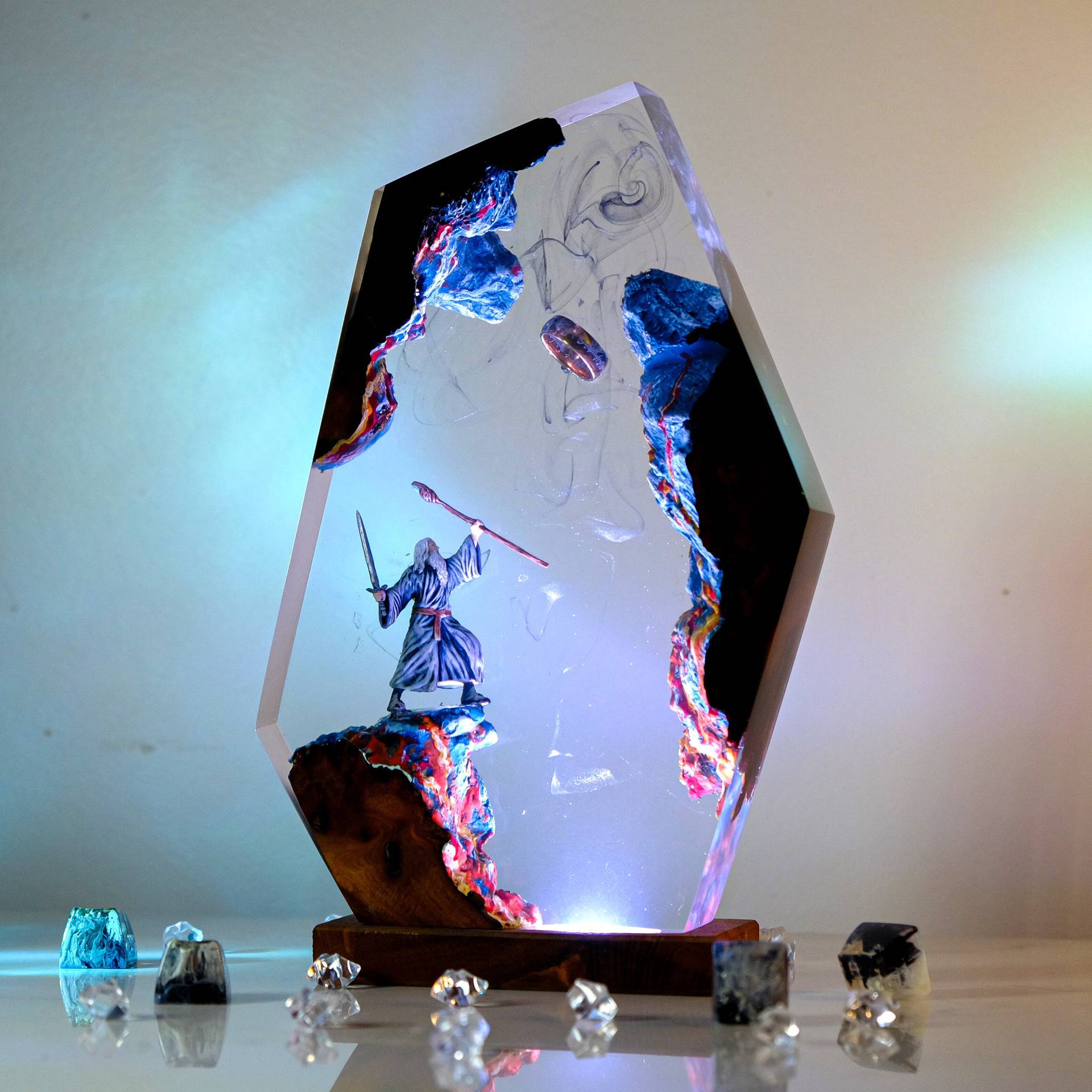 Lampe de table en résine Scène - Desk Setup Decor avis et prix