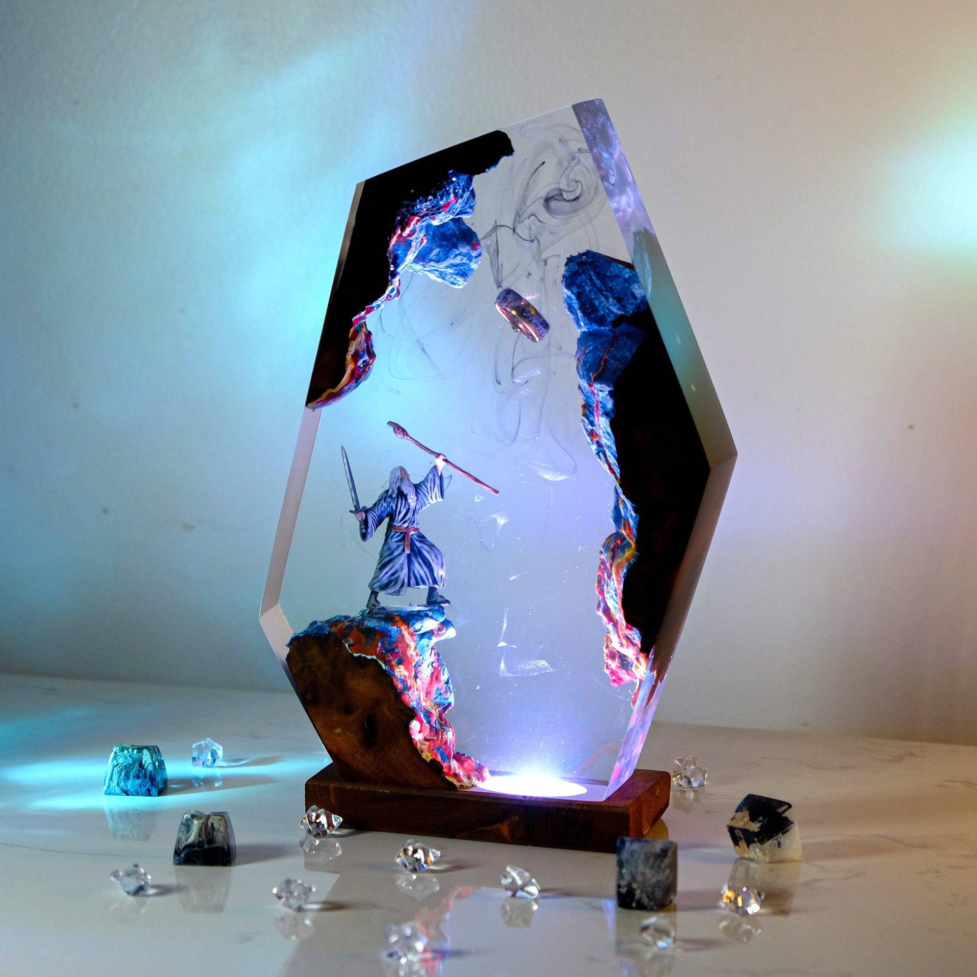 Lampe de table en résine Scène - Desk Setup Decor avis et prix